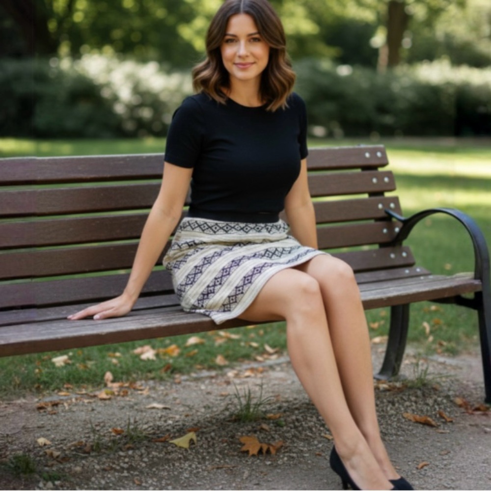Gap Black and Cream Mini Skirt
